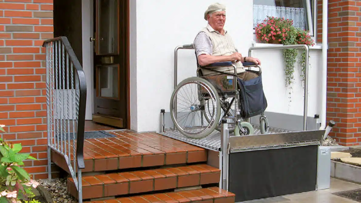Hebelifte und Rollstuhlrampen